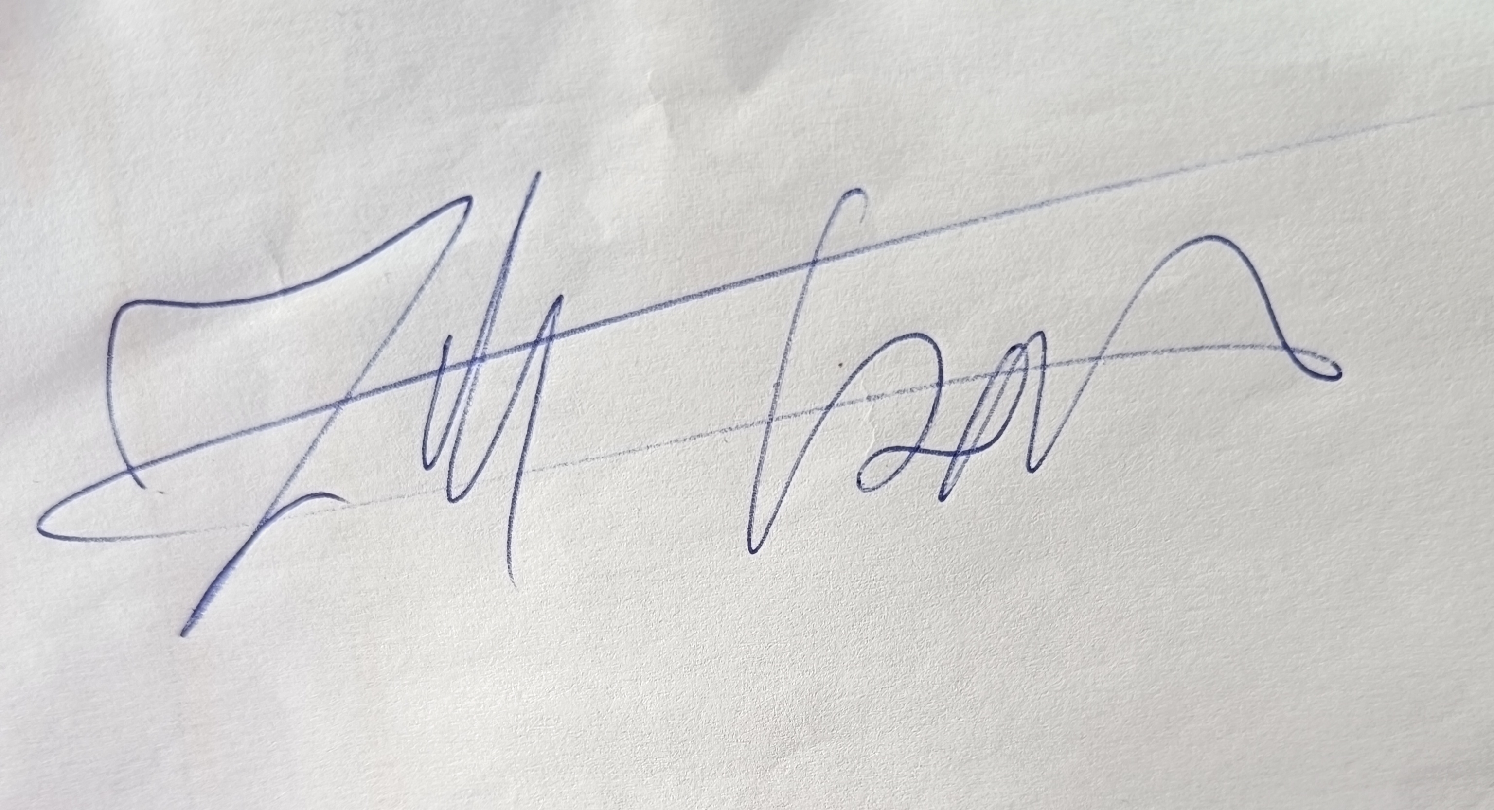 File Csaba kézzel írt aláírása